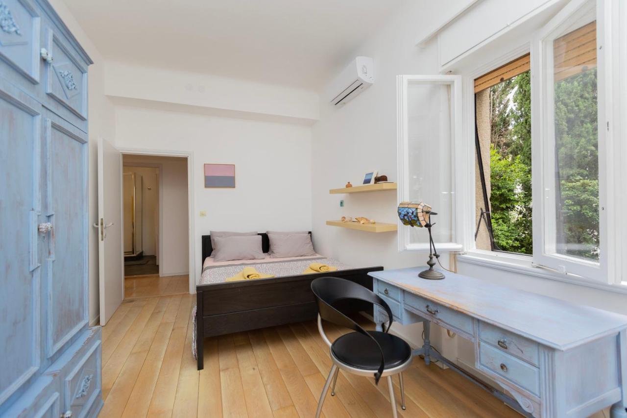 Comfy With A Dreamy Terrace Near The Old Apartment